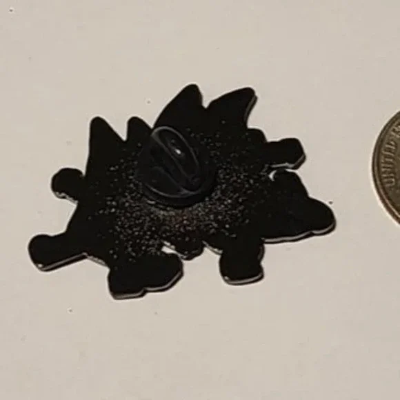 Bluey and Bingo Playful Enamel Pin – Adorable Fan Collectible - Picture 4 of 4